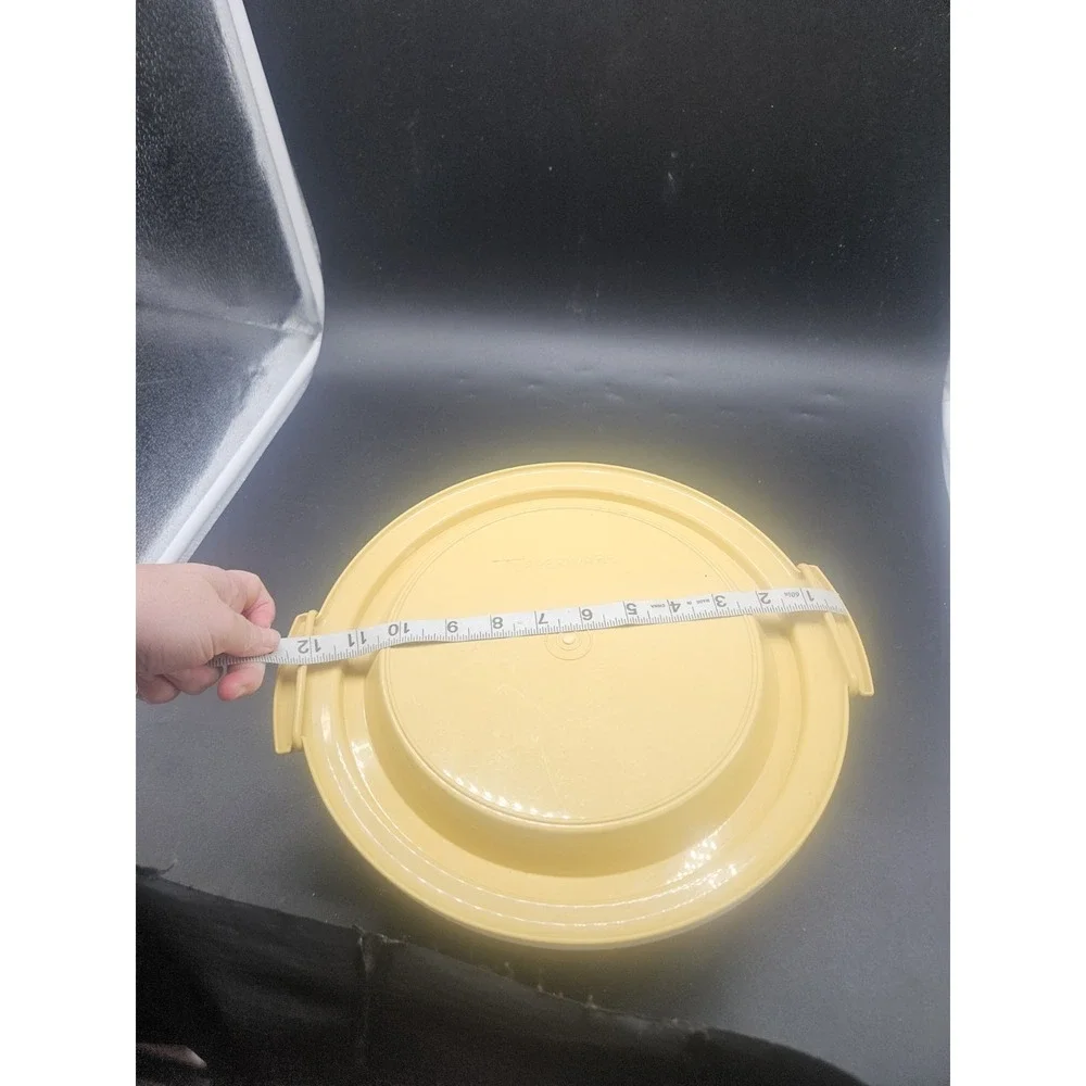 Vintage Tupperware Pie Taker Cake Keeper Harvest Gold #719 Base, #720 Seal